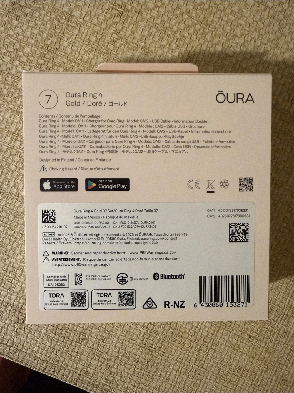 Oura Ring 4 - Gold. Brand new still in box